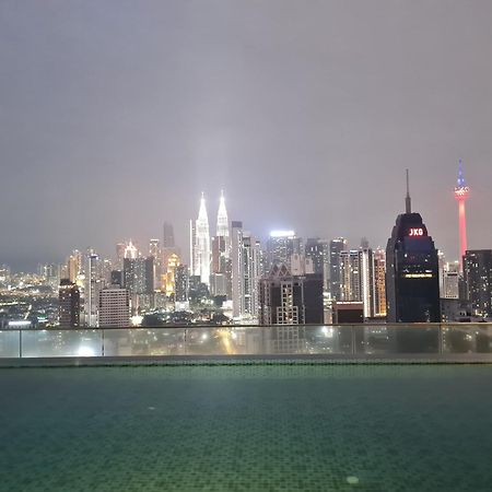 Hostel At Regalia Sky Pool Kuala Lumpur Exteriör bild