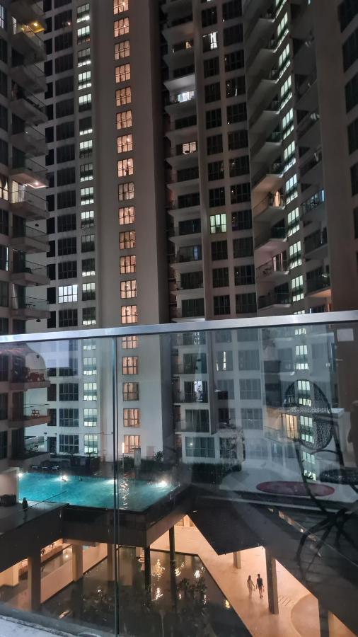 Hostel At Regalia Sky Pool Kuala Lumpur Exteriör bild